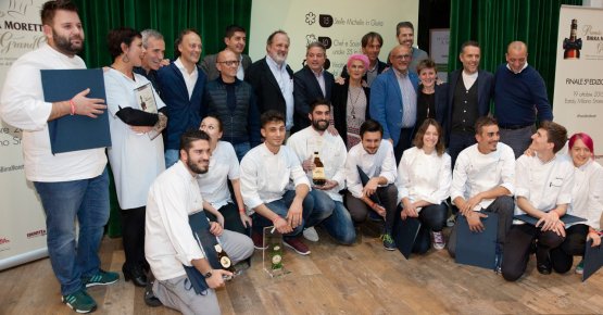 Giuria e finalisti dell'edizione 2015  (foto Birra Moretti)
