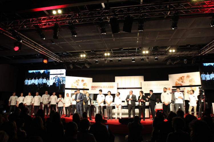 The Italian finalists on the stage

