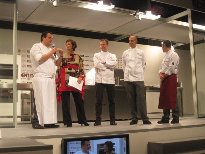 Identità di Pizza, prima edizione, anno 2011: nella foto, Gennaro Esposito, Francesca Barberini, Simone Padoan, Luigi dell'Amura e Gino Sorbillo
