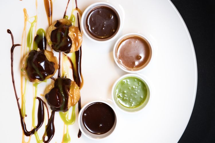 Profiteroles come vuoi tu. Foto Stefano D'Elia