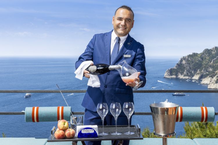 Il bar manager Roberto Visone