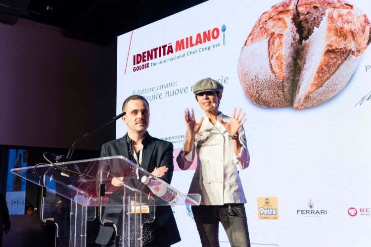 Crenn con il giornalista di Fine Dining Lovers Ryan King, sul palco dell'Auditorium
