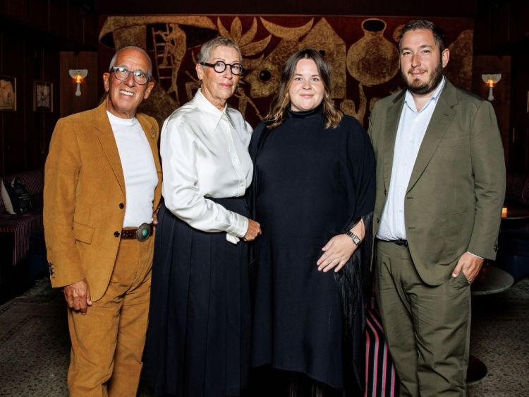 La famiglia&nbsp;Mordant: Simon, Catriona, Brielle e Angus. Fondatori e proprietari di Quattro Gatti.&nbsp;Simon e Catriona Mordant sono mecenati di notoriet&agrave; internazionale, il cui impegno pluridecennale&nbsp; a sostegno delle arti ha contribuito a plasmare istituzioni in Australia, Europa e Stati Uniti
