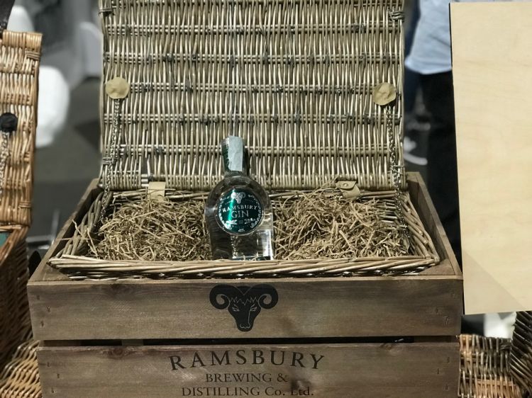 Ramsbury è prodotto dall'omonima distilleria, che ha una fonte interna per l'acqua
