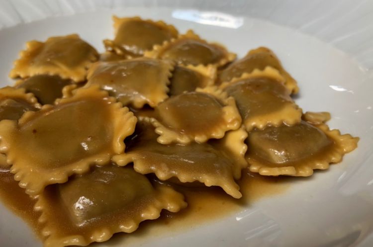 Ravioli al sugo della Vineria Derthona
