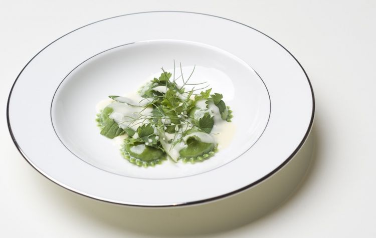 Ravioli amari alle erbe e beurre blanc al vermouth