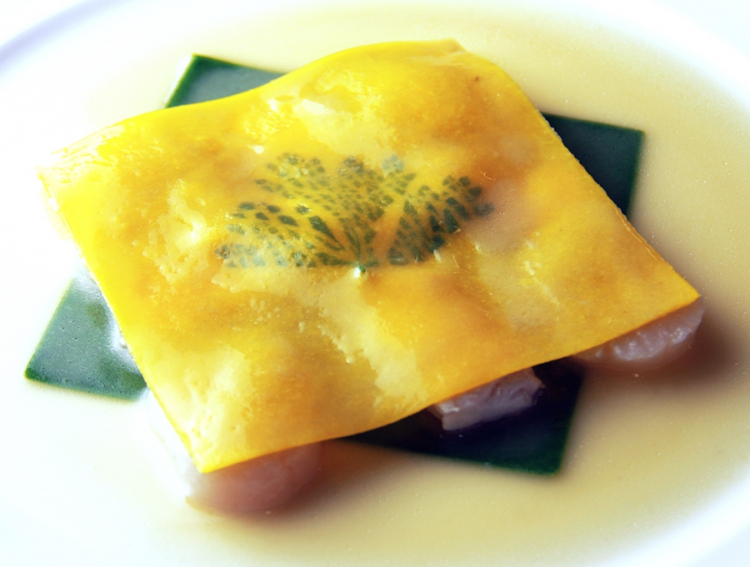 The famous Raviolo Aperto
