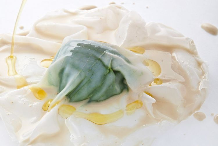 Raviolo di calamaro con tinniruma di Pino Cuttaia a La Madia di Licata (foto Ufficio stampa)
