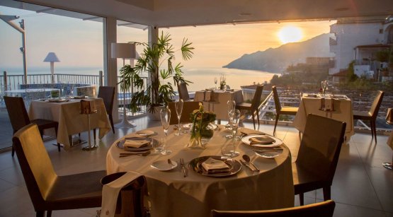 La spettacolaura vista dalla sala del Re Maurì di Salerno, chef Lorenzo Cuomo, una stella Michelin da un mese
