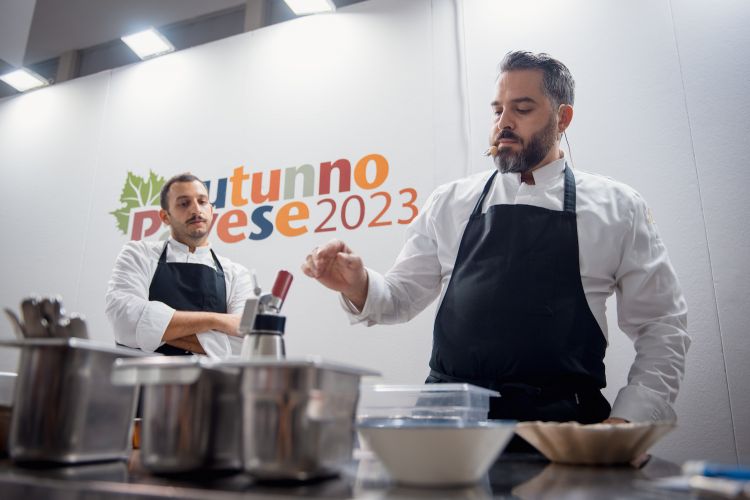 Lo chef Valerio Tafuri con il pastry Mirko Marini

