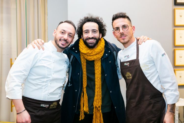 Franco Aliberti tra chef e sous chef di Identità Golose Milano, Alessandro Rinaldi e Alessio Sebastiani
