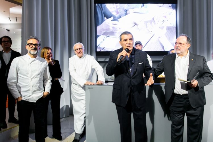 Presenting the dinner with Massimo Bottura, Alain Ducasse, Claudio Ceroni, Paolo Marchi
