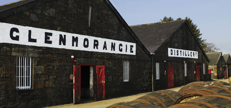 Glenmorangie, la distilleria fondata a Tain - sulla costa meridionale del Dornoch Firth nella parte nord-orientale della Scozia
