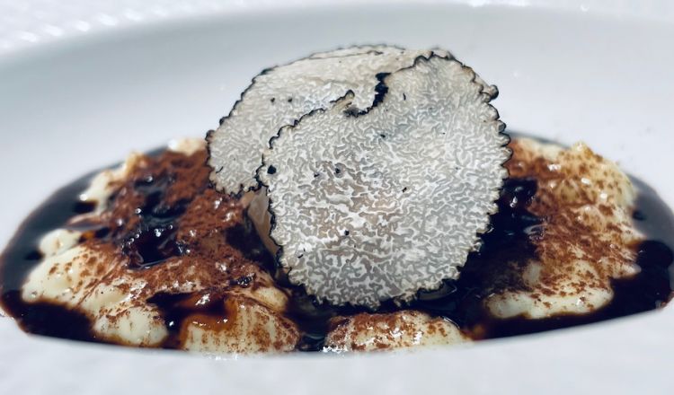 Riso Tiramisù, royal al foie gras, olio al caffè e tartufo nero
