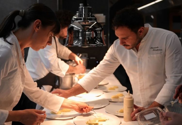 Virginia Cattaneo e&nbsp;Riccardo Forapani al lavoro
