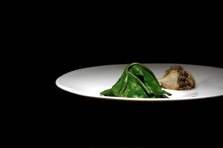 Steamed lettuce, caramelised cream of garlic and truffle chips
