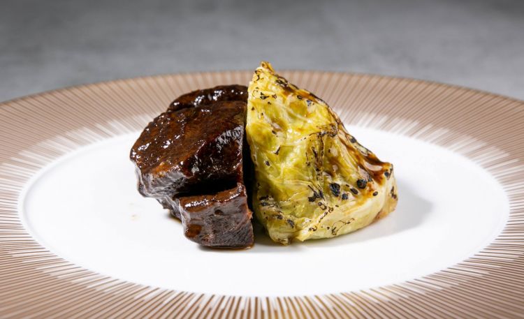 Guancia di manzo con purée di patate e verza