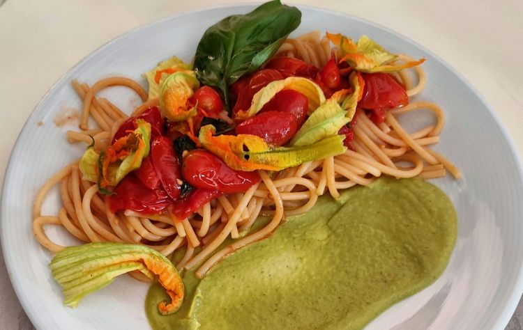 Un piatto servito da Pura Smart Veg Farm House