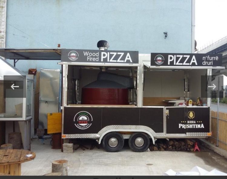 Rimorchio, un furgoncino attrezzato con un forno per fare la pizza, è stato il banco di prova per Bardhyl nel 2017: file lunghissime di estimatori lo hanno convinto al passo successivo

