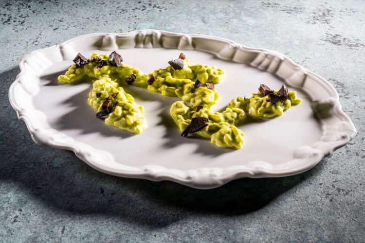 Fig leaf and walnut husk rice