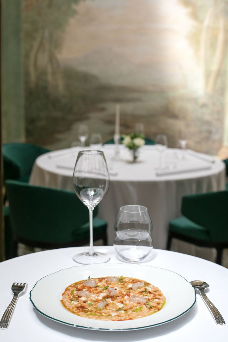 Risotto caprese con scampi marinati al basilico, in carta da Chic Nonna a Palazzo Portinari Salviati
