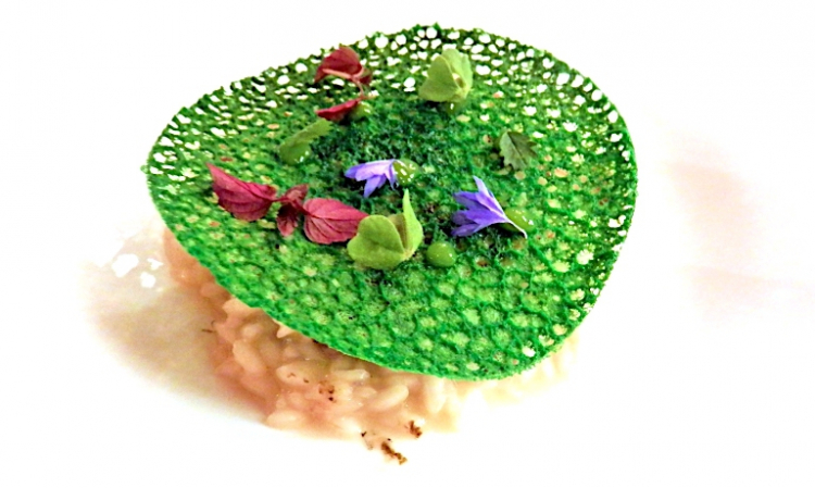 Risotto Carnaroli “Ecori” con lumachine di mare, mantecato al pino mugo e burro di alpeggio