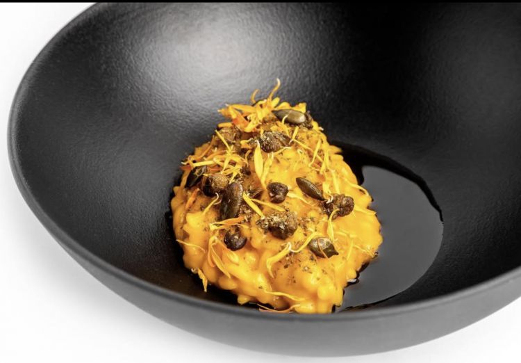 Risotto alle carote e anice stellato, capperi frit