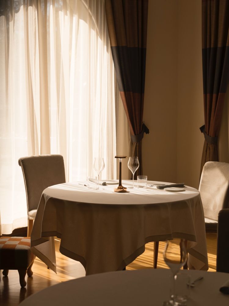 Uno dei bei tavoli del ristorante Radici