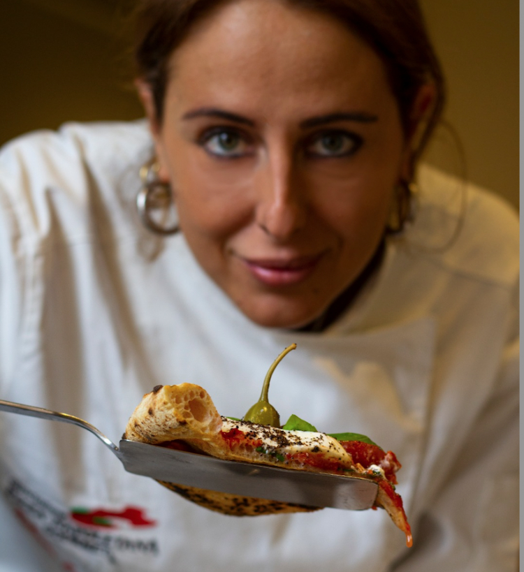 La pizzaiola Roberta Esposito di La Contrada, pizz