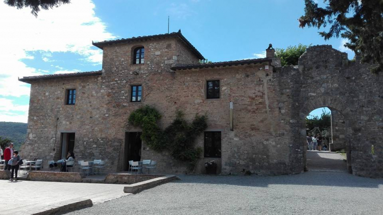 La Rocca di Montestaffoli ospita il Vernaccia di S
