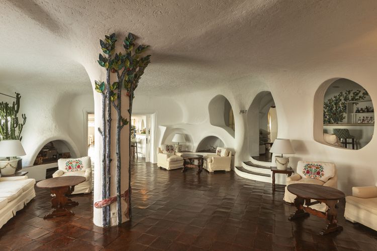 Da Grace Kelly a Audrey Hepburn, da Brigitte Bardot ad Alfred Hitchcock, Romazzino, A Belmond Hotel, Costa Smeralda è sempre stato meta prediletta del jet-set internazionale
