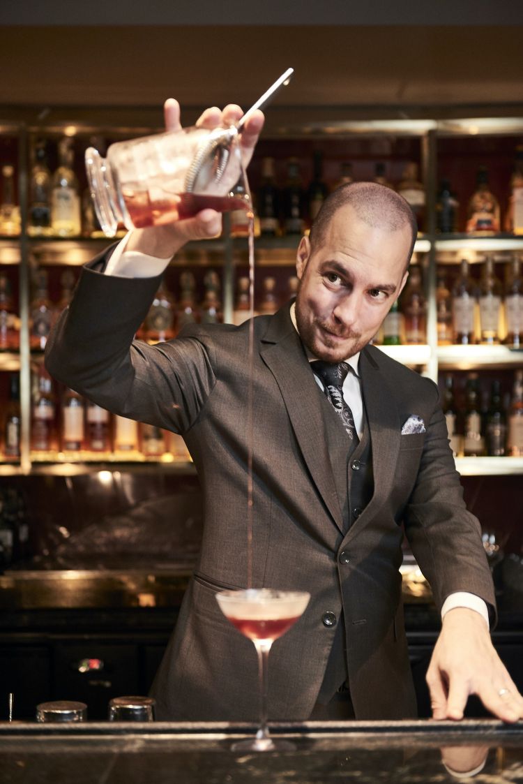 Rusty Cerven, Bar Manager del Manahattan Bar di Singapore al 15° posto della The World’s 50 Best Bars
