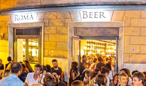 Roma Beer Company, in Piazzale di Ponte Milvio in 
