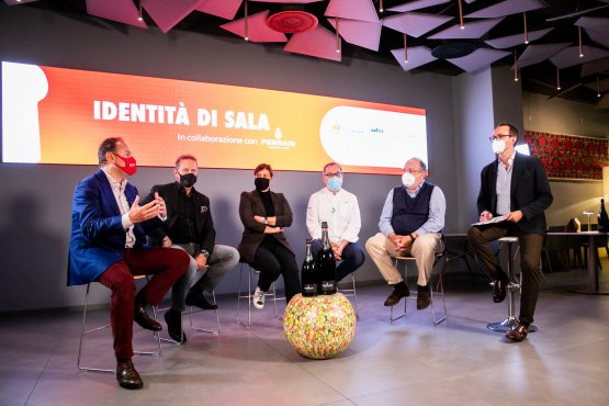 Un momento del talk Cantine Ferrari, l'arte de