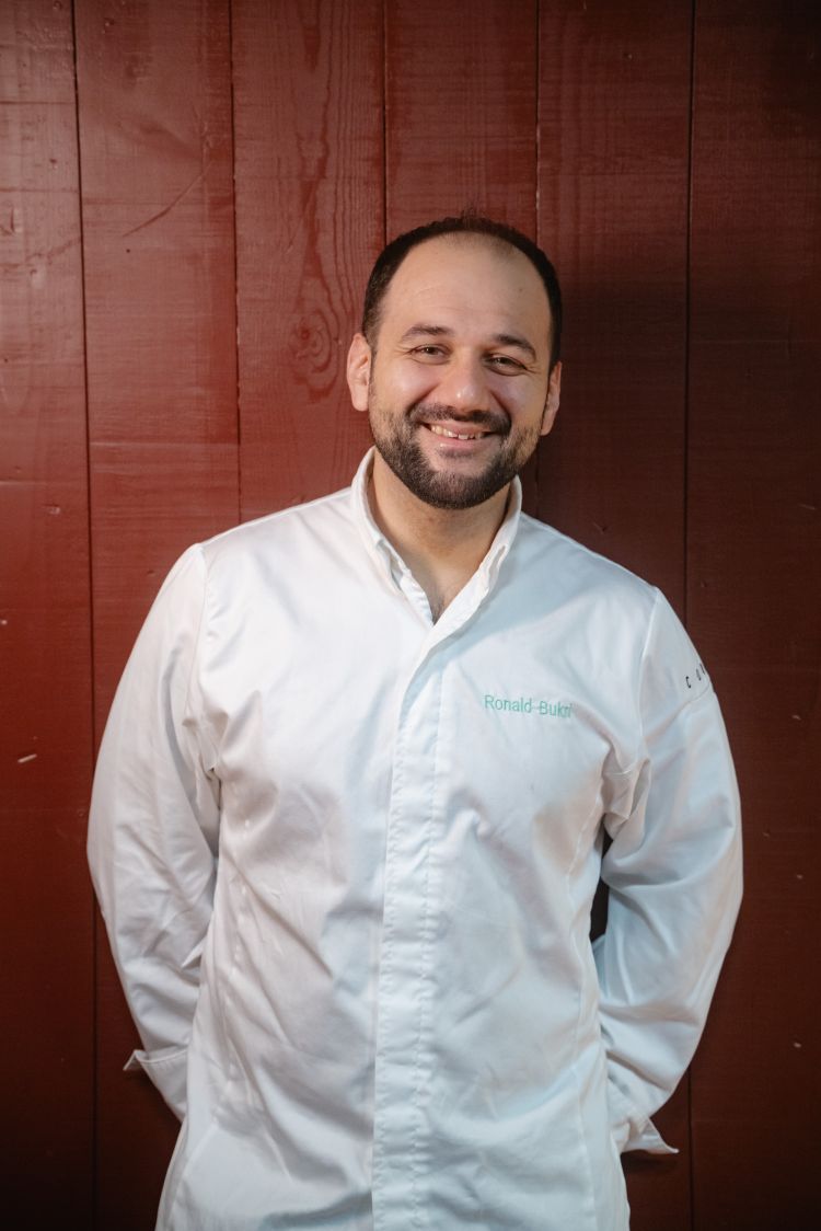 Lo chef Ronald Bukri
