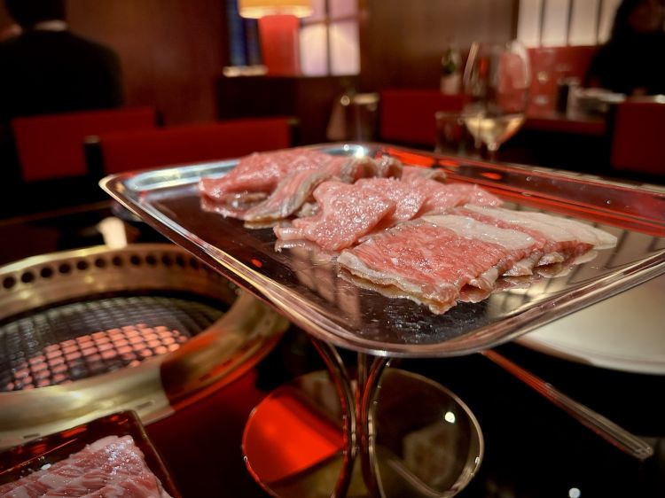 Degustazione di quattro tagli di Wagyū (scamone, noce, reale, petto/brisket) di Muhenaru Ozaki
