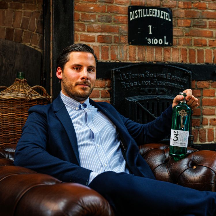 Ross Bryant, global brand ambassador di No.3 Gin, 