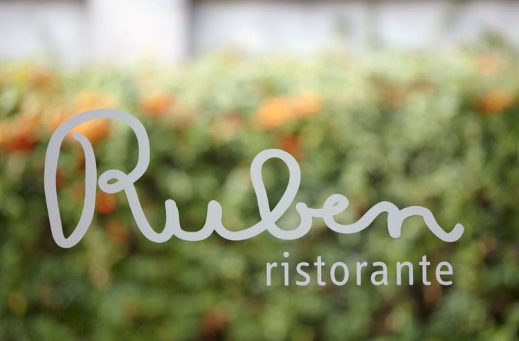 Ruben, il ristorante solidale creato da Pellegrini a Milano
