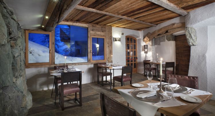 Una delle sale del Saint Hubertus di Cervinia

