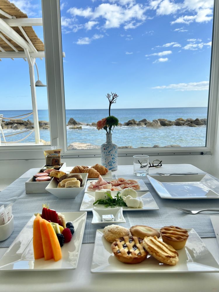 Colazione con vista meravigliosa, al ristorante Sa