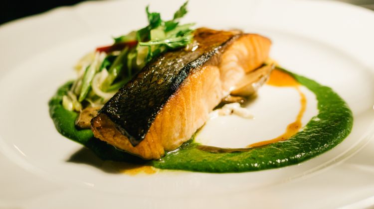 Salmone selvaggio, salsa di prugne, wasabi di Hilmir Snaer Erlendsson - Foto Lorenzo Noccioli