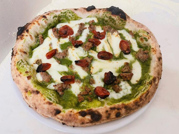Salsiccia e friarielli (fiordilatte, crema di fria