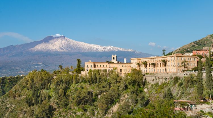 Il ritorno del San Domenico Palace, celebre e luss