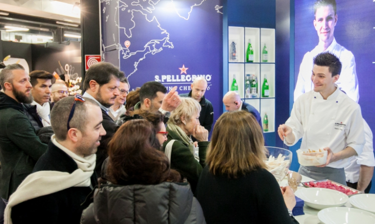 Paolo Griffa nelllo spazio espositivo Acqua Panna-S.Pellegrino di Identità Milano 2016