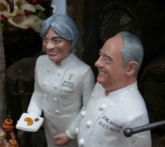 Just a few women in the presepe of chef in San Gregoro Armeno, Naples (in the pic, Nadia Santini and Aimo Moroni)