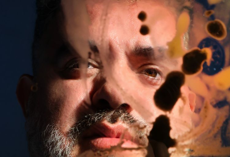 Roy Caceres ritratto da Sara Scanderebech
