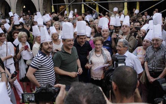 I fratelli Roca al ritorno a Girona dopo l'incoronazione della World's 50Best. Il prossimo anno il Celler de Can Roca festeggerà 30 anni di attività (foto twitter)