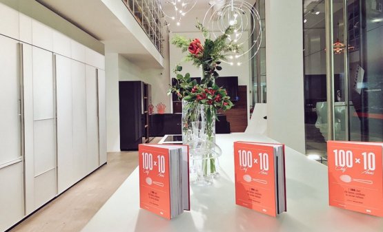 La presentazione di "100 chef x 10 anni" nelo spazio Valcucine a Milano
