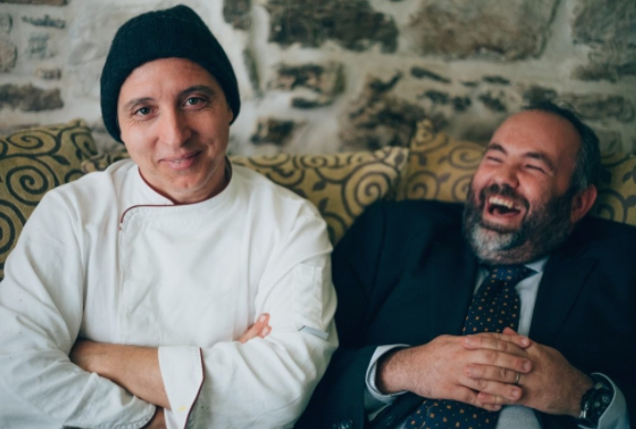 Enrico Mazzaroni e Gianluigi Silvestri, mister cucina e sala del Tiglio. Il ristorante chiuso a Montemonaco riaprirà entro la primavera a Porto Recanati (foto cronachefermane.it)
