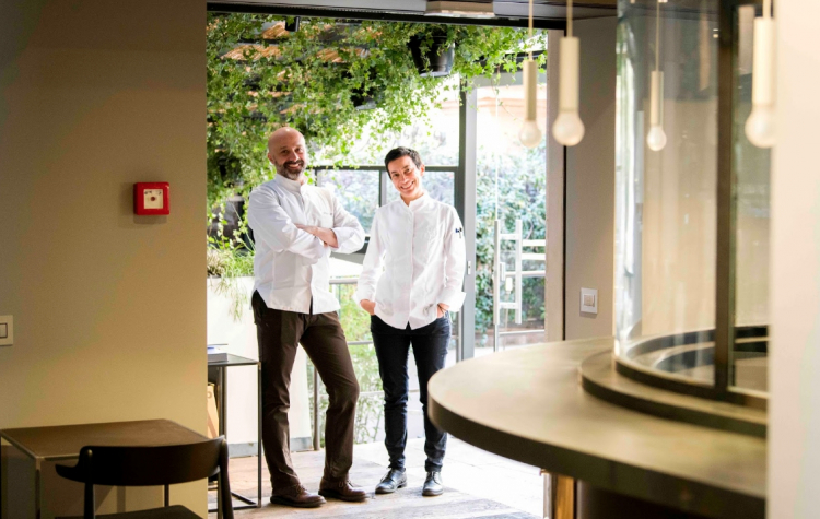 Romito con la sua chef Gaia Giordano, che sarà protagonista a Identità di Champagne - Atelier des Grandes Dames (in collaborazione con Veuve Clicquot) a Identità Milano, lunedì 5 marzo (foto di Francesco Fioramonti)
